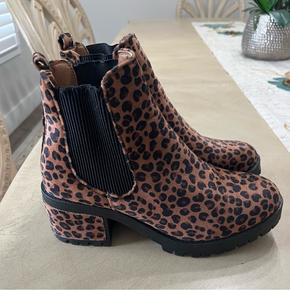 Seven7 Leopard Print Ankle Boots Size 11